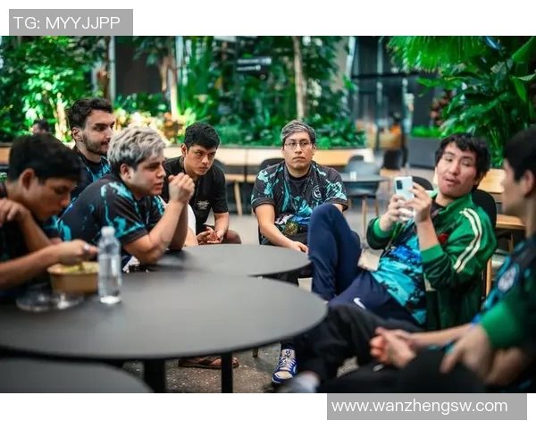 DOTA2战术分析:深入探讨V5战队的包夹策略与执行效果 DOTA2战术分析:深入探讨V5战队的包夹策略与执行效果