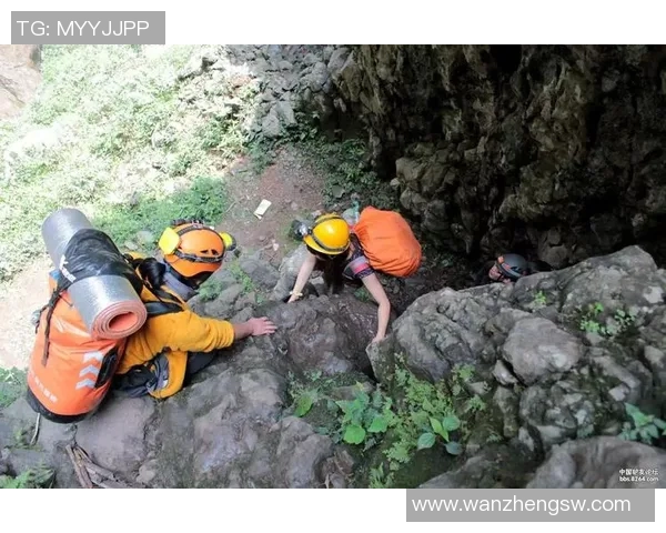 南京攀岩队的防守策略分析与攀岩热点探讨 南京攀岩队的防守策略分析与攀岩热点探讨