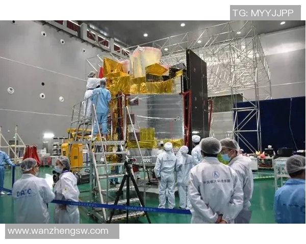 娱乐圈风云变幻:明星私生活揭秘、影视新作热评与跨界合作引发热议